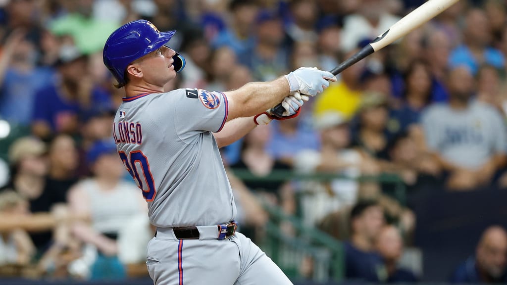 LIVE: Polar Bear Pete ties franchise HR record