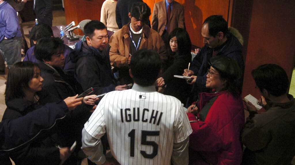 ホワイトソックスOB井口資仁氏、始球式に登場