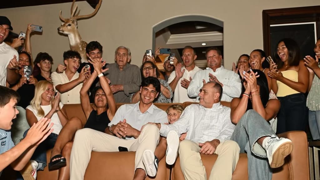 Jac Caglianone and his family on Draft night.