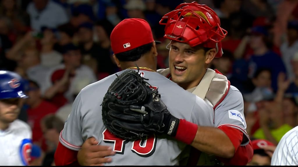 Cards rally past Cubs in 11 innings, take rubber game