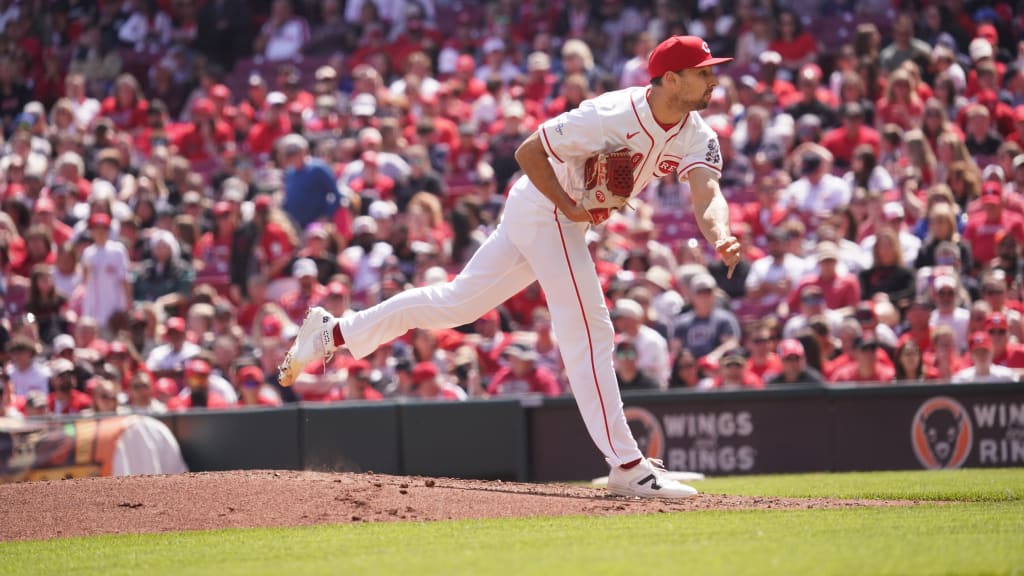 Reds relievers have rare stumble with sweep on the line