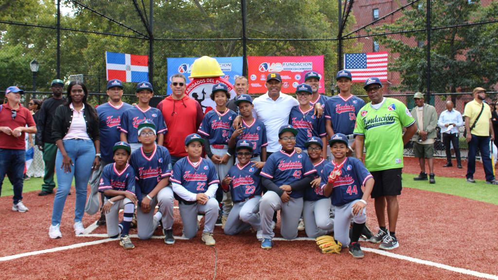 Los pequeños peloteros de la Van Cortlandt Baseball League llegan a la gran final de la categoría 11-12 años con la ilusión de conquistar el campeonato y levantar el anhelado trofeo que premia su esfuerzo, disciplina y entrega durante estos Juegos de la Comunidad.