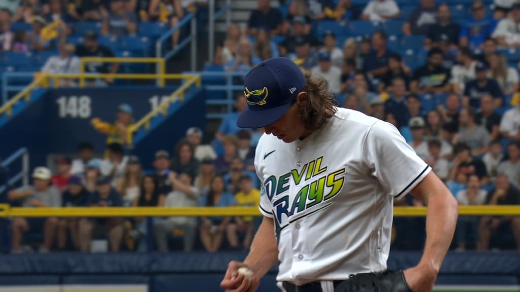 Glasnow escapes the 4th inning