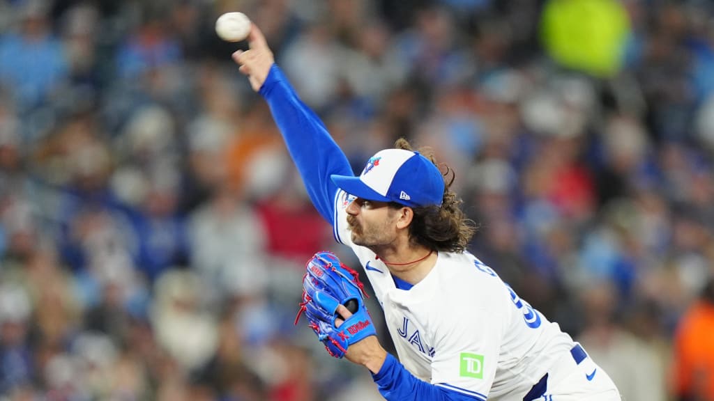 Dylan Cease strikes out 12 in Blue Jays debut
