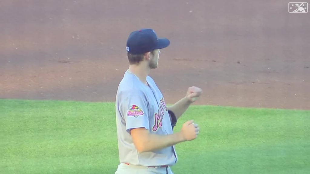 Memphis Redbirds Masyn Winn (5) leads off first base during an