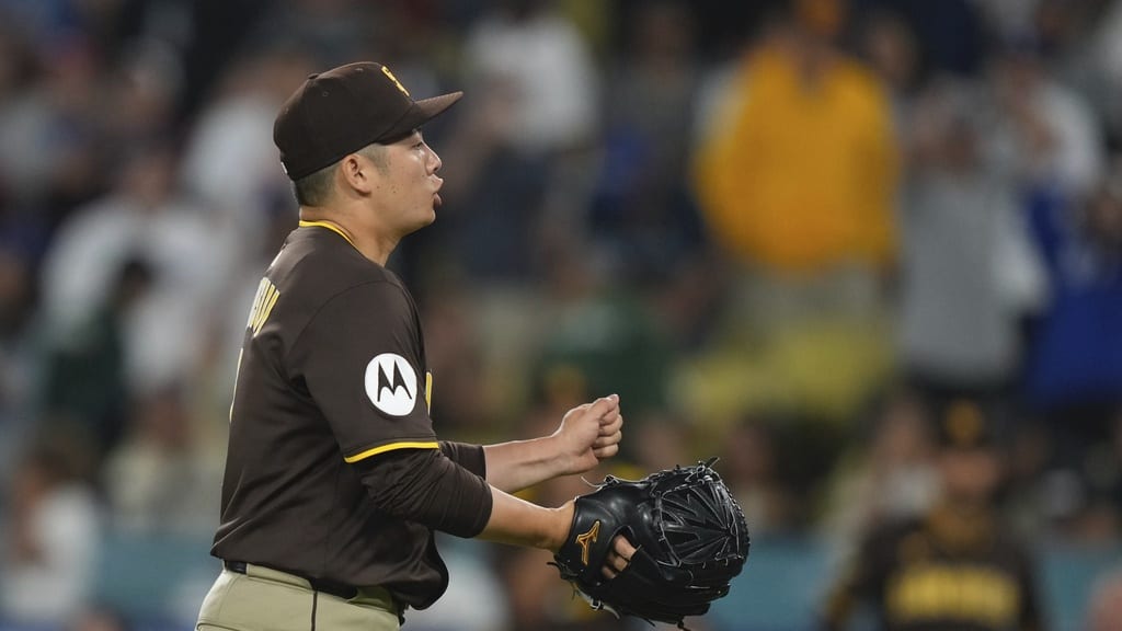 松井裕樹　50個限定初セーブ記念直筆サイン入りボール　楽天パドレス　ドジャース 松井裕樹、緊急登板でメジャー初セーブ