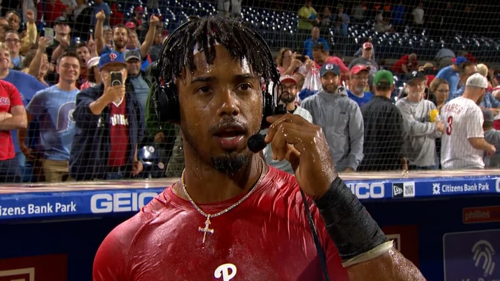 Jean Segura has INCREDIBLE night! Has go-ahead hit, makes two spectacular  plays in Phillies win! 