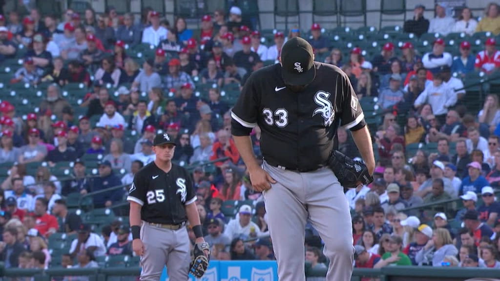 Lance Lynn Visibly Frustrated In White Sox Dugout, Things are getting  heated in the Chicago White Sox dugout 😳 (via PitchingNinja), By MLB on  FOX