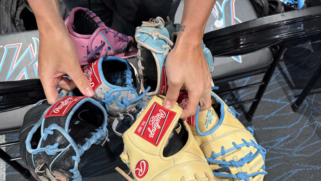 Connor Norby's gloves