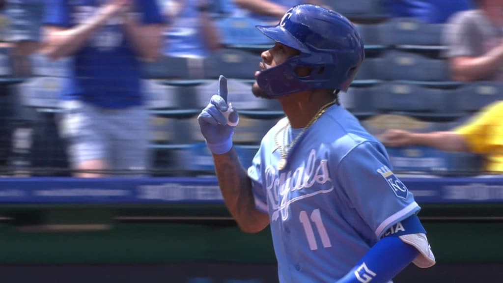 Singer pitches into sixth, Royals beat Rockies 2-0 to avoid sweep