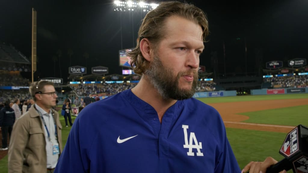 Clayton Kershaw gets big out in 12th inning of World Series Game 3