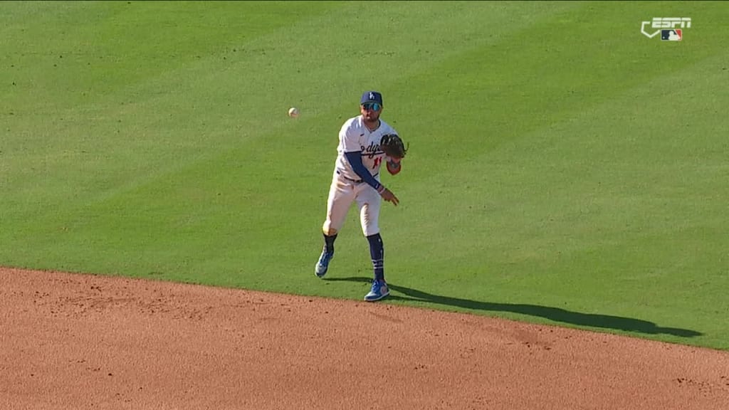 Dodgers' Freddie Freeman records 2,000th career hit