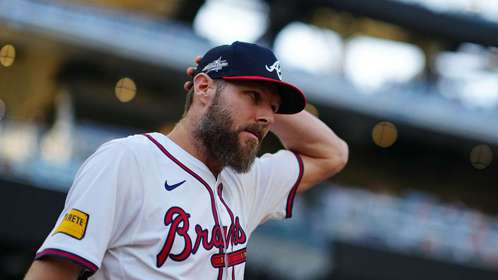 Braves pick up Chris Sale's 2026 option