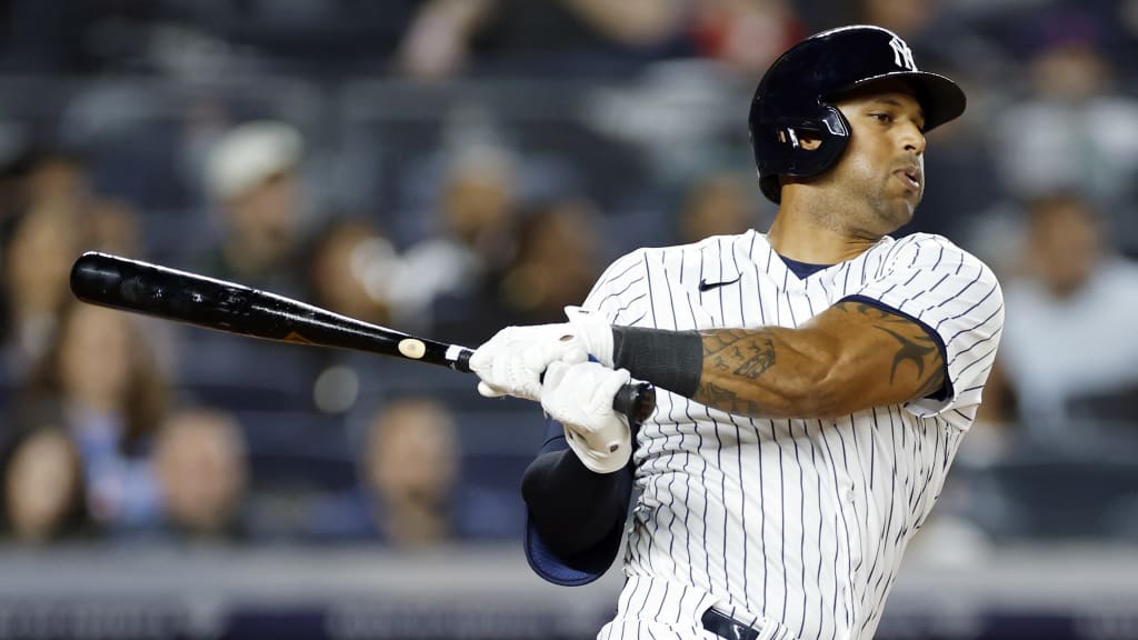 AARON HICKS WITH AN AMAZING GAME WINNING CATCH AGAINST THE TWINS 