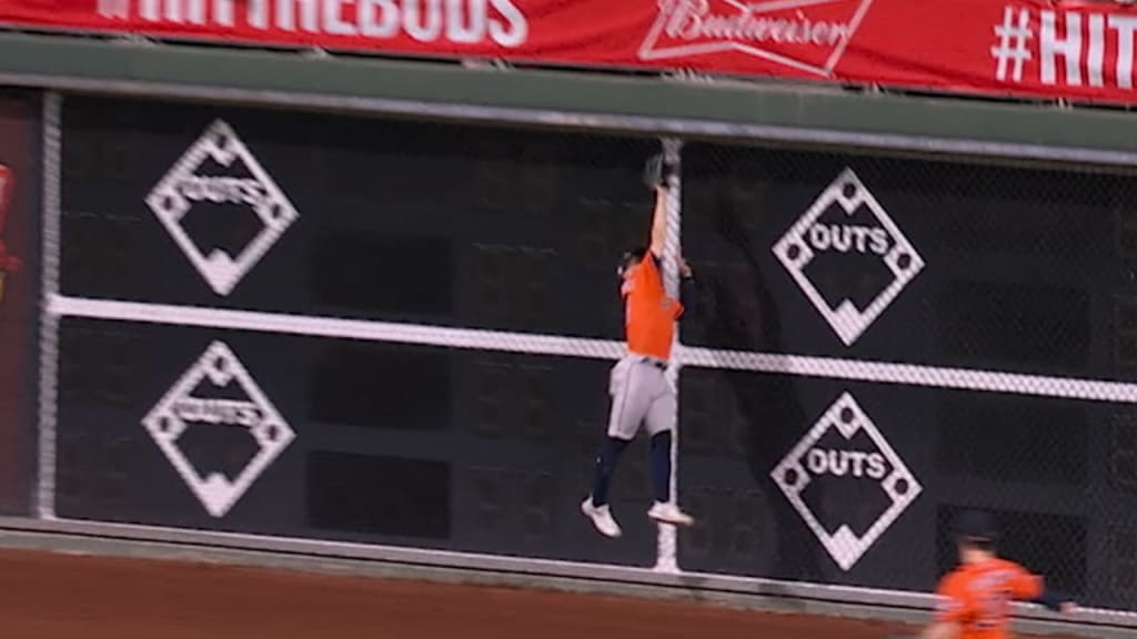 Chas McCormick, Trey Mancini make great catches in World Series Game 5