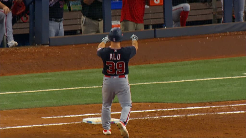 Nats rally in ninth to clip Marlins, 3-2