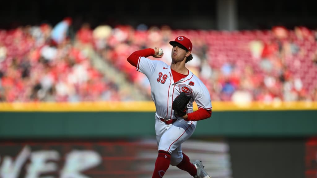 Nick Lodolo leads Reds to 4th straight win