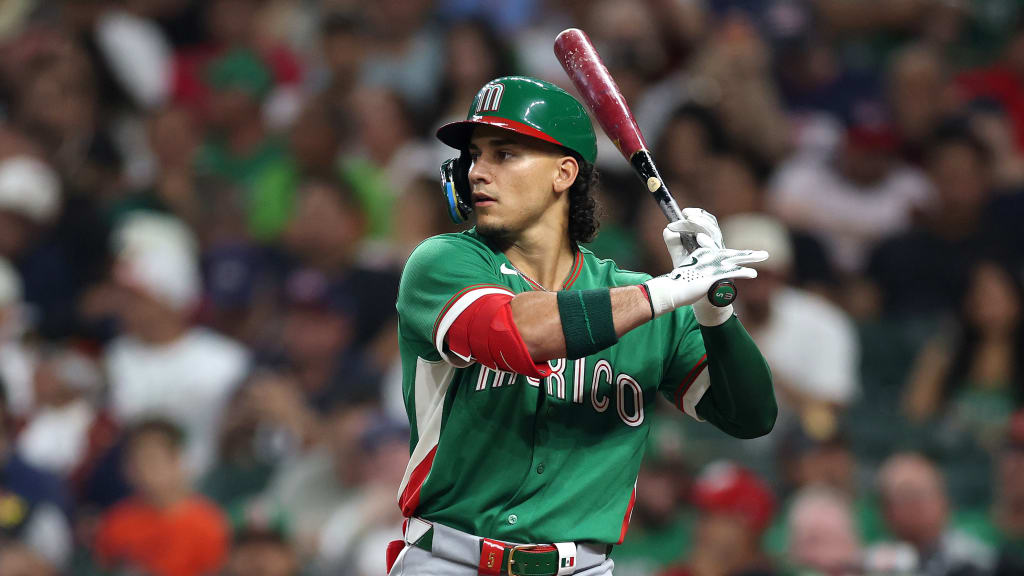 Thomas returns to D-backs after Classic thrills