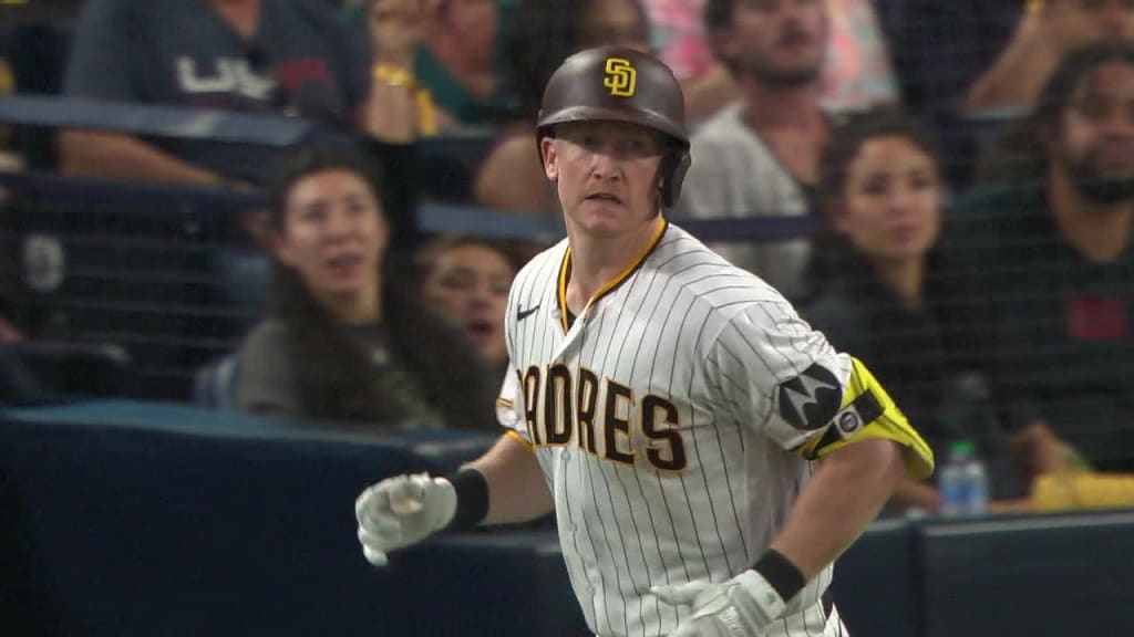 Snell lowers his MLB-best ERA to 2.50 and the Padres hit 4 homers