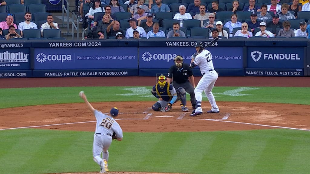 Yelich's RBI fielder's choice, 06/24/2022