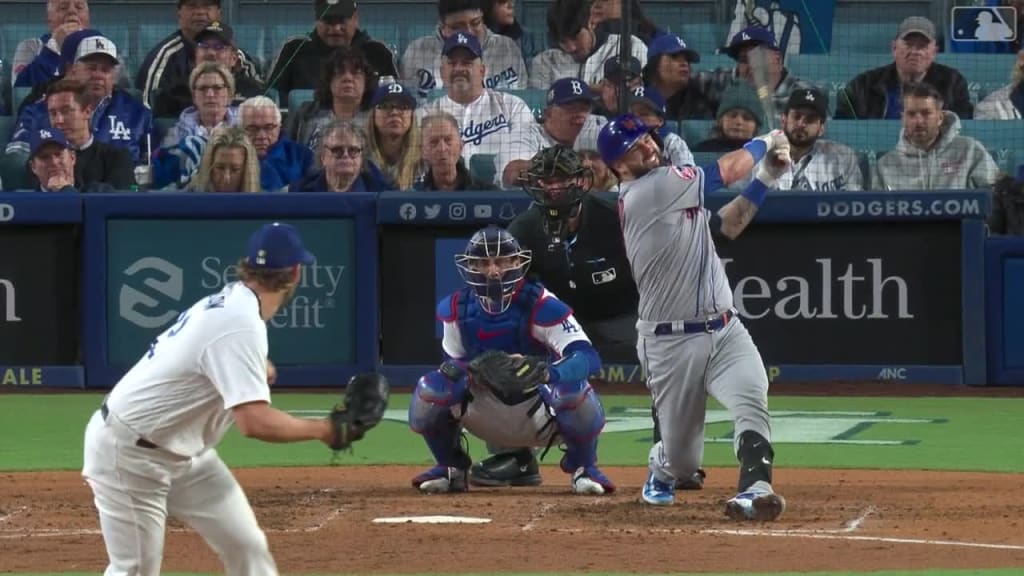 Clayton Kershaw gets 200th career win