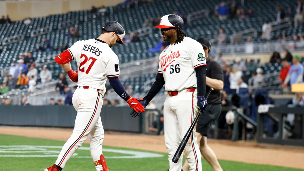 Twins' lineup shocks another top-tier lefty