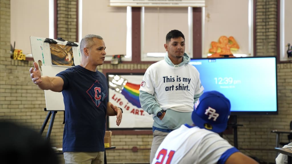 Andrés Giménez (right) with local freelance artist Augusto Bordelois