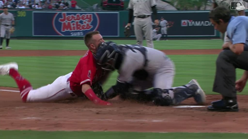 Ohtani ties score with 35th homer, Angels beat Yankees 4-3 in 10