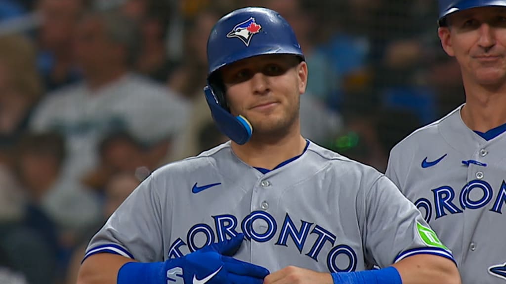 Varsho gets tiebreaking hit in the 11th inning as the Blue Jays