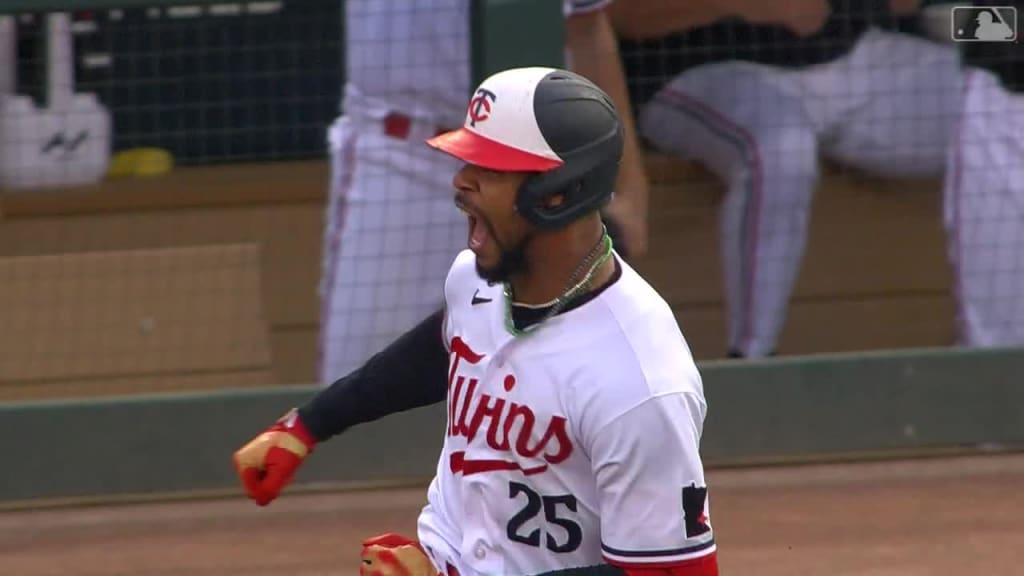 Byron Buxton goes deep twice, carries Twins over White Sox 6-4 in