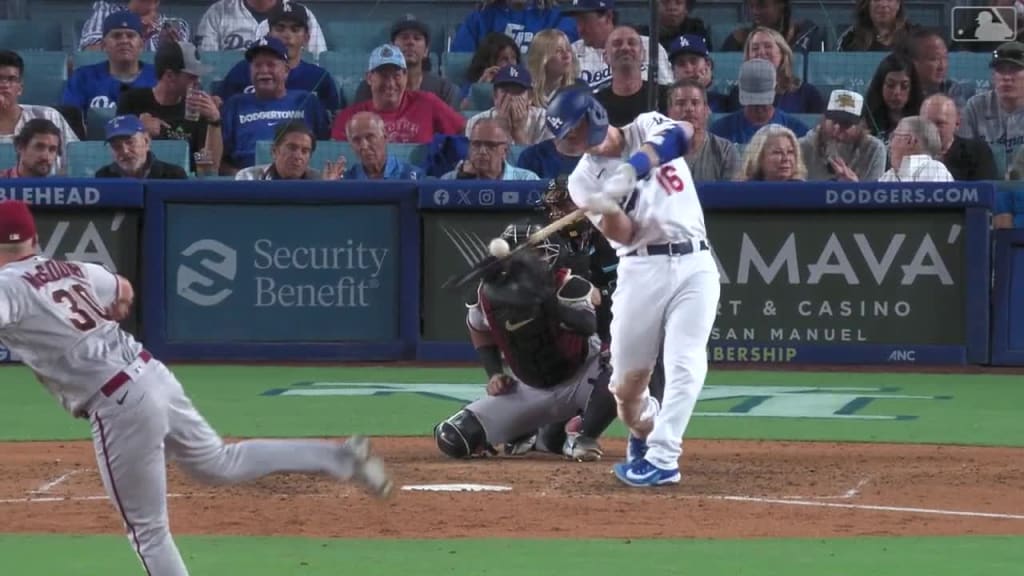 Dodgers Video: Clayton Kershaw Works Out In Rain During Charity