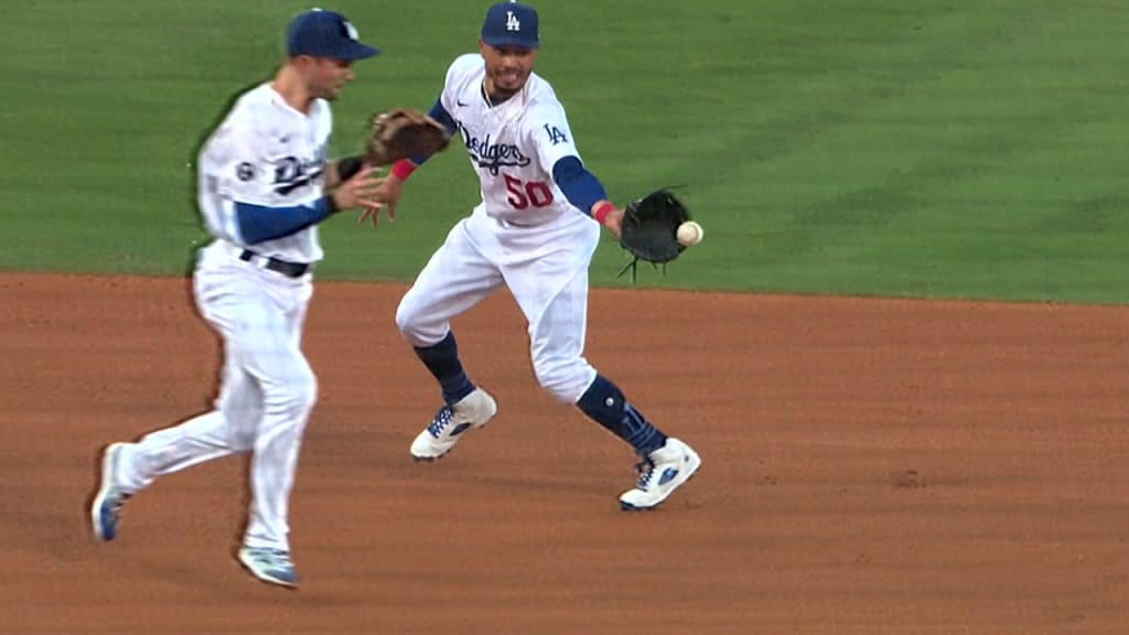 Mookie Betts' glove flip