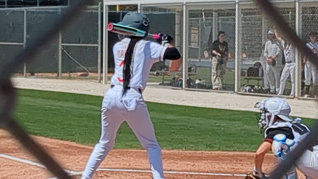 Mo'ne Davis steps up to the plate at a WPBL scrimmage. (photo via Ian Browne)