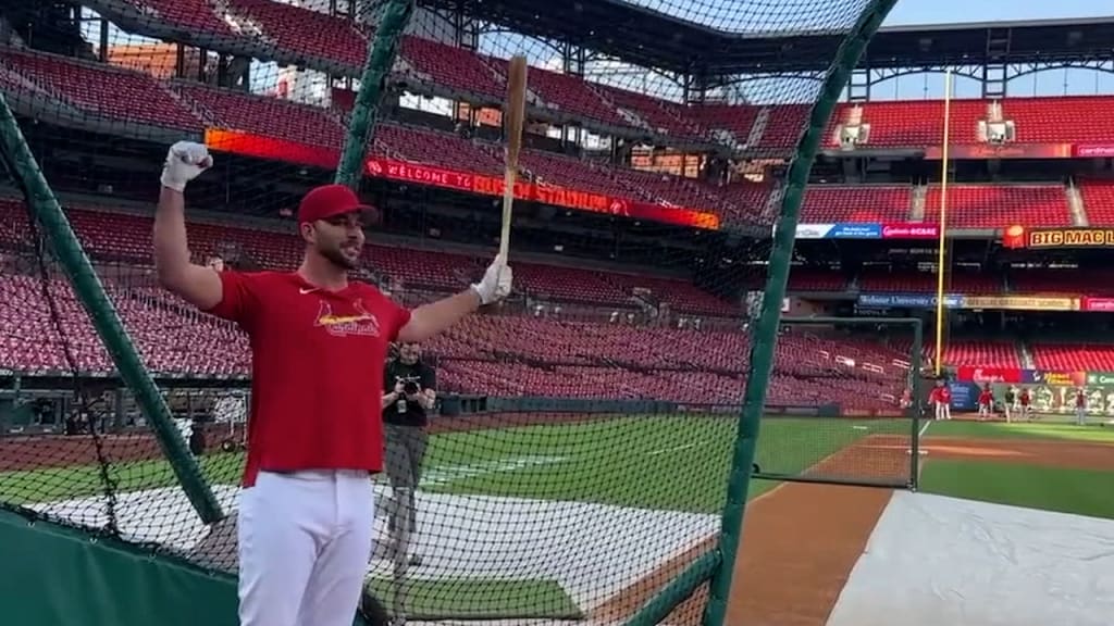 Cardinals' Adam Wainwright hits a bomb after request to take an at-bat  before retirement