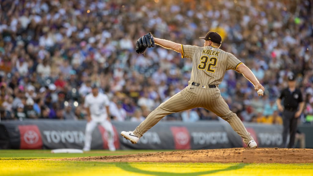 Stephen Kolek strikes out Sean Bouchard