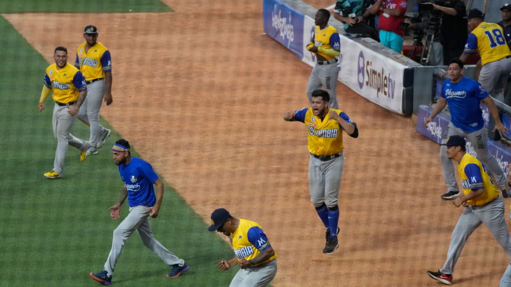 Summary and runs of Puerto Rico 4-6 Dominican Republic in Caribbean Series