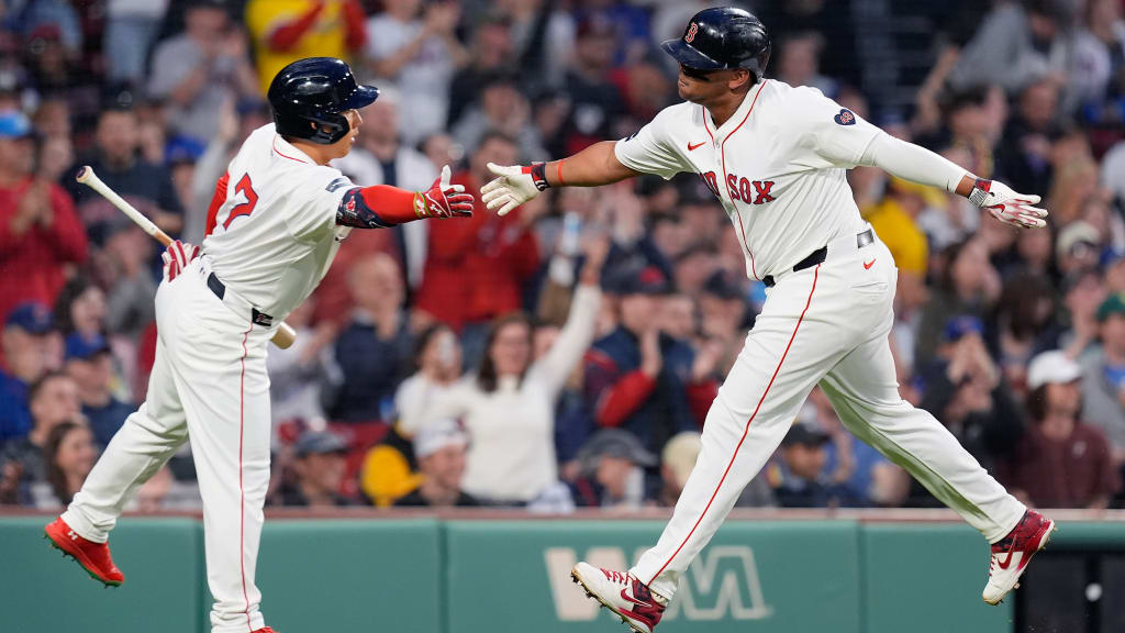LIVE: Red Sox getting helping hands all around