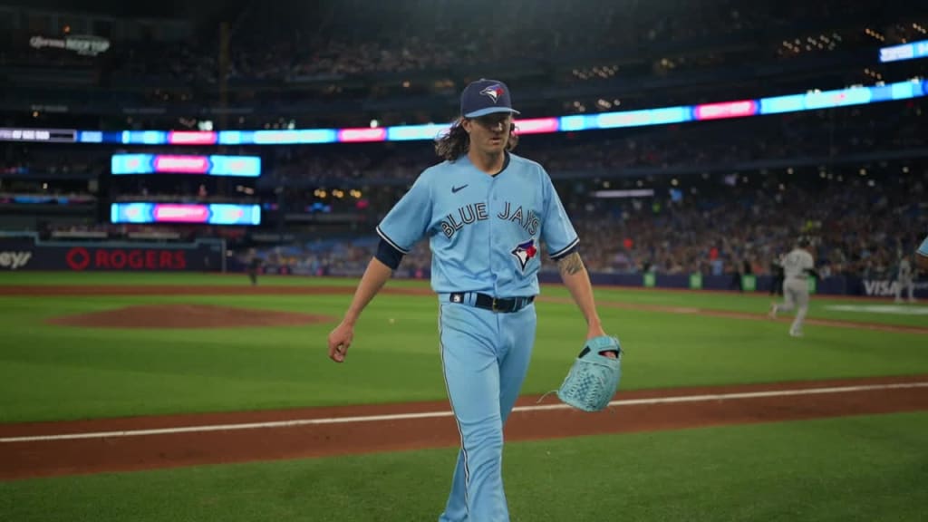 People really hated the Toronto Blue Jays new all white uniforms