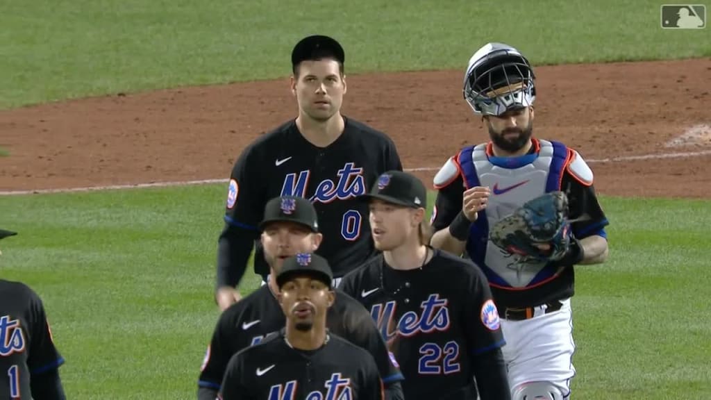 Mets' black jerseys return for Friday night home games for rest of