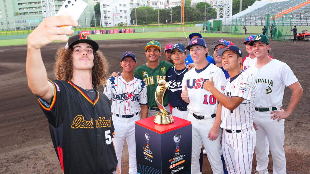 Players from all around the world pose for a photo. Grady Emerson, No. 10, is among the group.