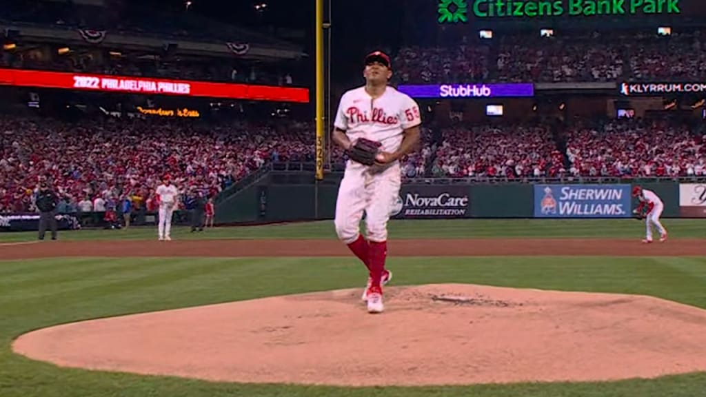 Seranthony Domínguez records a six-out save, NLCS Game 3