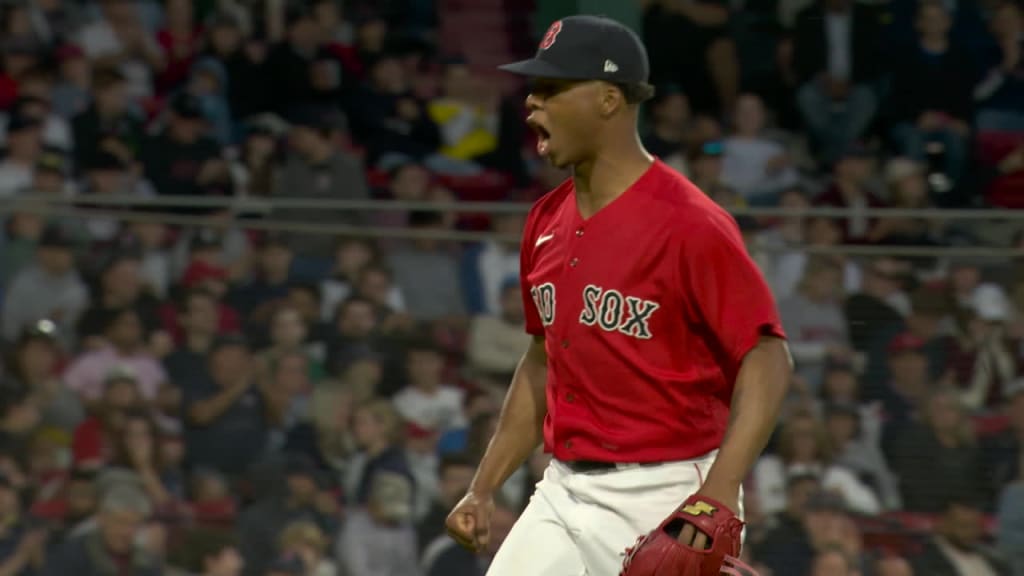 Brayan Bello's effective outing leads Red Sox past White Sox