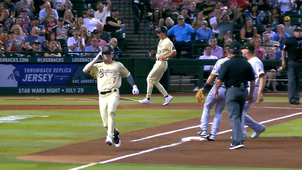 D-backs All-Star Carroll injures right arm on swing against Mets