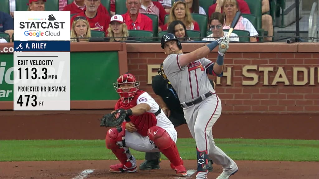 Austin Riley hits a late-game go-ahead HOMER for the Atlanta