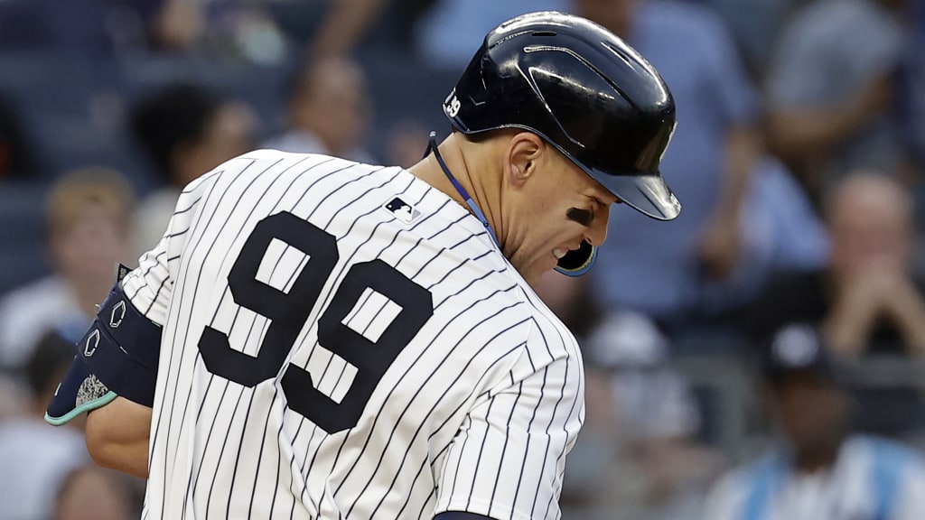 Aaron Judge exits after hit by pitch on hand