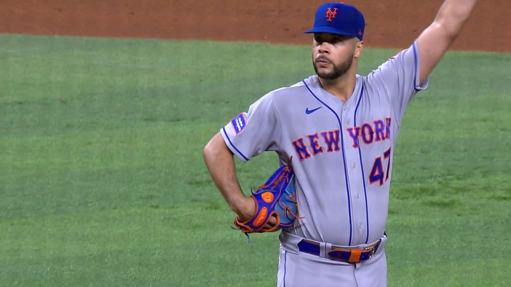 Joey Lucchesi makes key throwing error in Mets' loss to Marlins