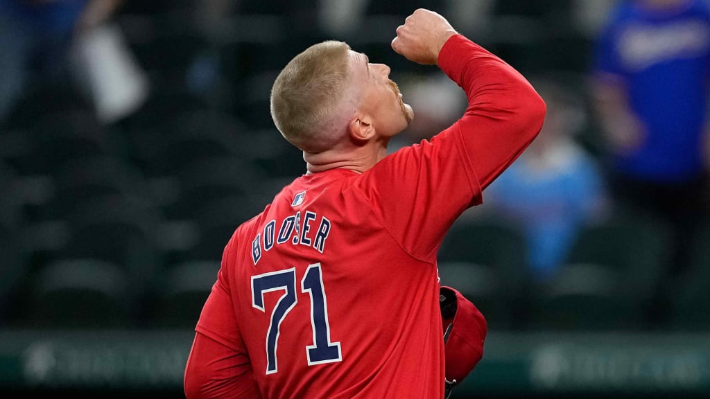 Cam Booser comes off the mound during a Spring Training relief outing on March 25. (Photo via Associated Press)
