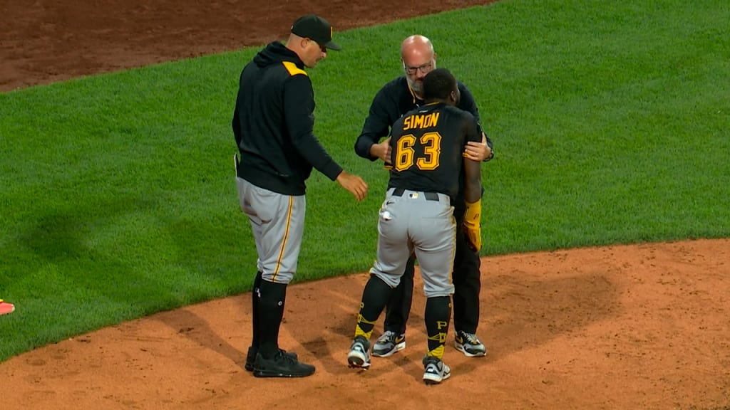 Ronny Simon leaves the game early with an injury 