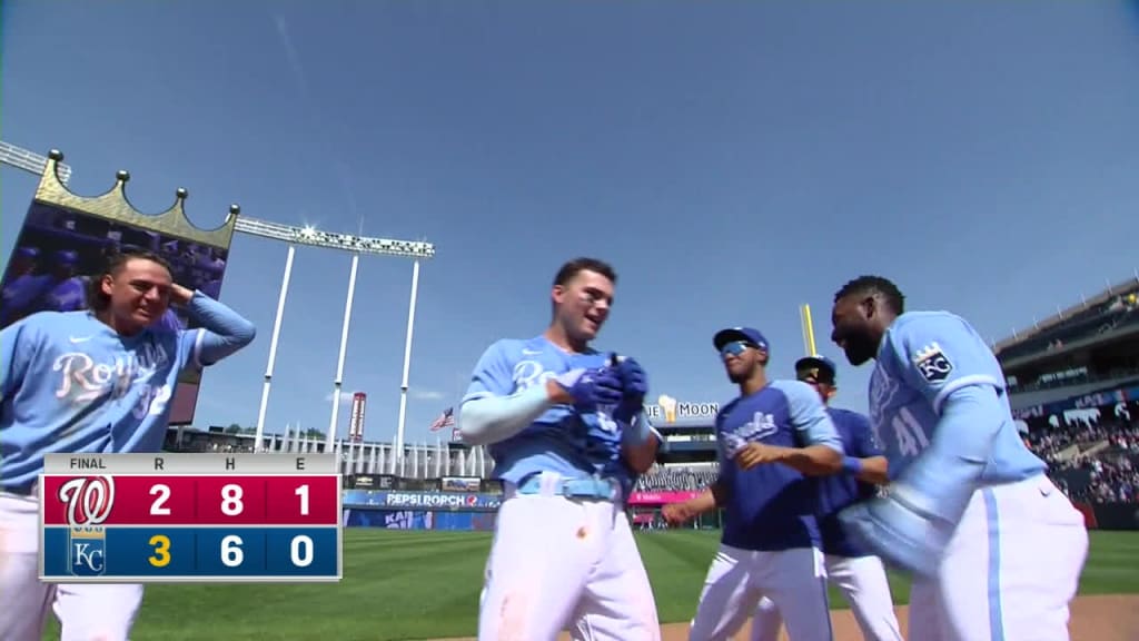 Royals score 7 runs in 9th for historic comeback vs. White Sox