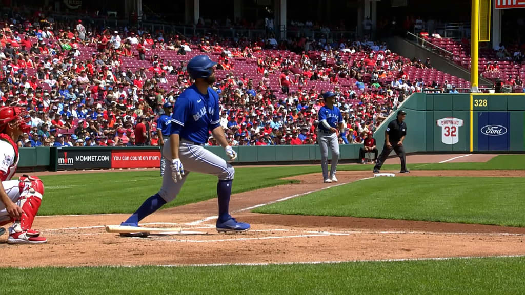 MLB: Belt hits 2 of Blue Jays' 5 home runs in 10-3 rout of Reds